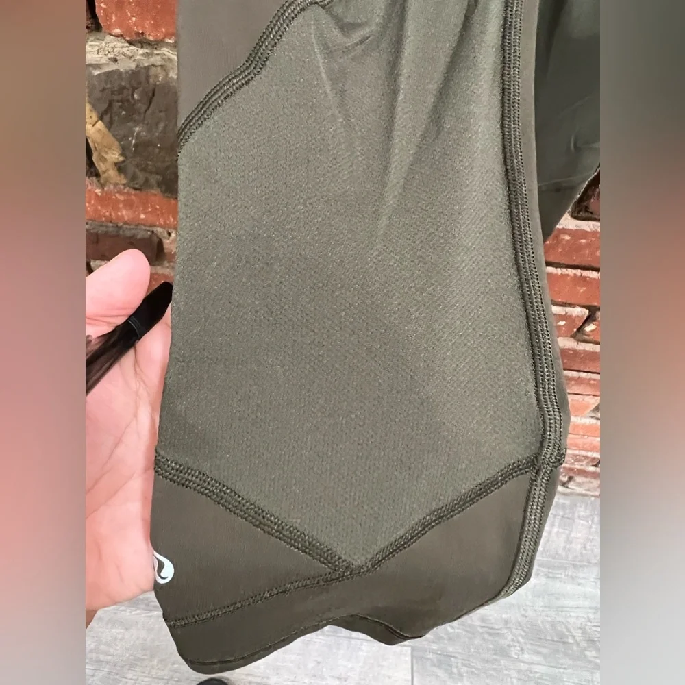 Lululemon Athletica Women’s Pace‎ Rival Crop legging 22” Dark Olive Size 4